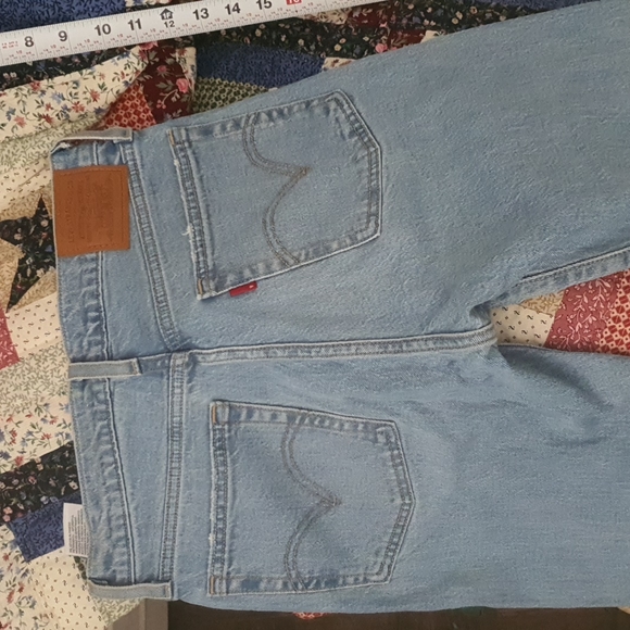 Ankle length/cropped Levis wedgie size 26 - Picture 5 of 10